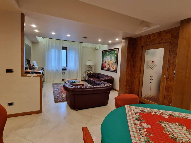 Appartamento in Vendita a Torre Annunziata, 420'000&euro;, 134 m²