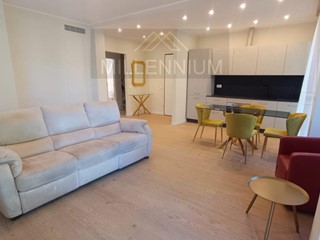 Trilocale in Vendita a Arona, 335'000&euro;, 90 m², arredato