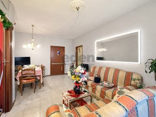 Trilocale in Vendita a Modena, 160'000&euro;, 102 m², con Box