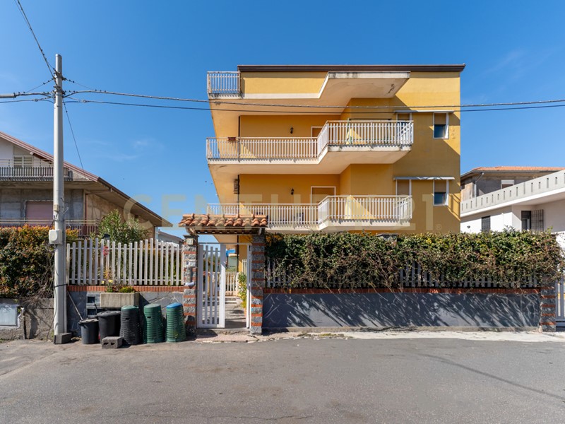 Trilocale in Vendita a San Giovanni la Punta, 79'000&euro;, 137 m²