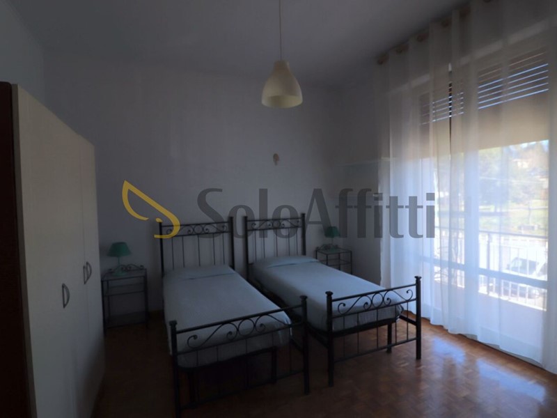 Appartamento in Affitto a Siena, zona Acquacalda Petriccio Uncinello, 1'500&euro;, 186 m², arredato