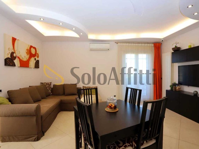 Bilocale in Affitto a Roma, zona Tor Vergata-Romanina-Morena, 1'200&euro;, 60 m², arredato