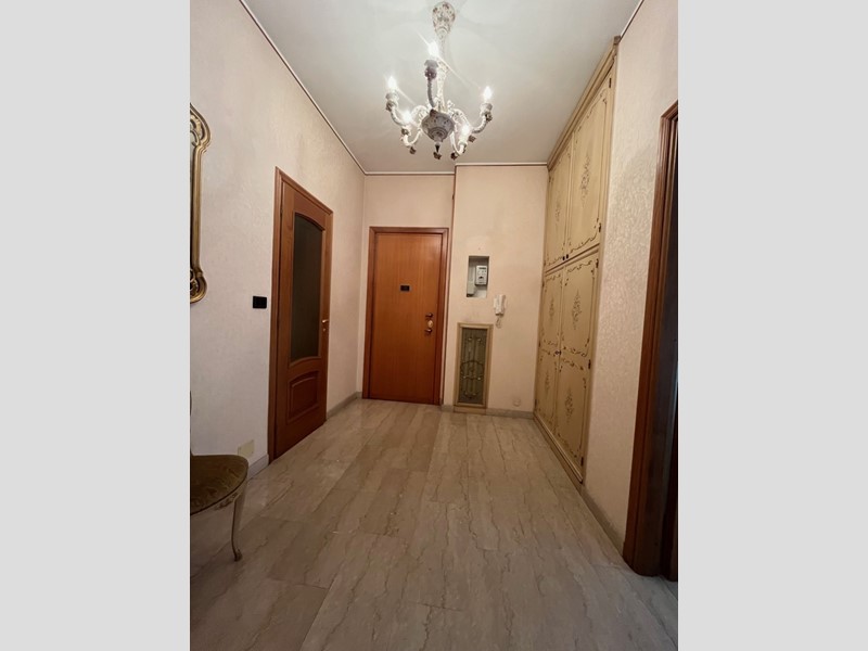 Trilocale in Vendita a Torino, zona lingotto mercati generali, 165'000&euro;, 82 m²