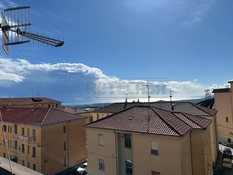 Trilocale in Vendita a Catanzaro, 65'000&euro;, 78 m²