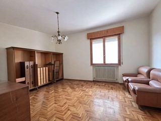 Appartamento in Vendita a Cesena, 219'000&euro;, 135 m², con Box