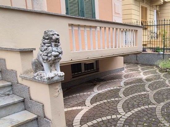 Appartamento in Vendita a Chiavari, zona LUNGOMARE, 600'000&euro;, 180 m², arredato