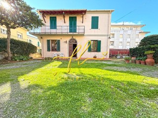 Appartamento in Vendita a Rosignano Marittimo, zona Castiglioncello, 255'000&euro;, 115 m²