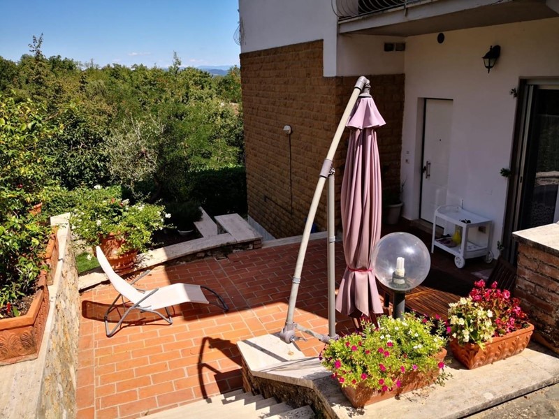 Appartamento in Vendita a Monteriggioni, zona Santa Colomba, 317'000&euro;, 115 m², arredato, con Box