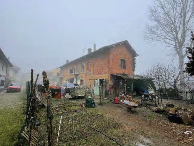 Appartamento in Vendita a Borgo San Siro, 19'238&euro;, 163 m², con Box