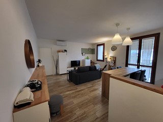 Trilocale in Vendita a Cascina, zona San Lorenzo a Pagnatico, 249'000&euro;, 81 m², arredato