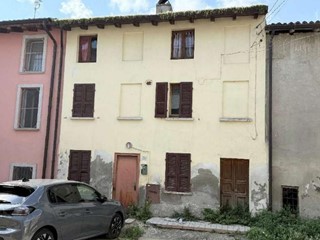 Appartamento in Vendita a Canneto Pavese, 27'675&euro;, 173 m²