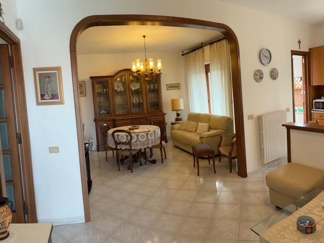 Appartamento in Affitto a Pisa, 900&euro;, 110 m², arredato