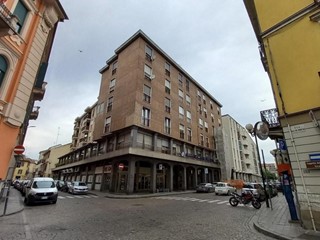 Quadrilocale in Vendita a Alessandria, 156'307&euro;, 177 m²