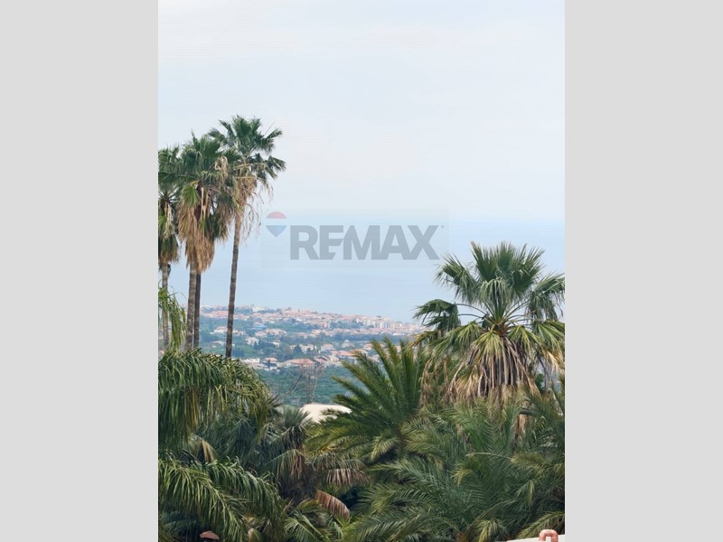 Quadrilocale in Vendita a Acireale, 175'000&euro;, 160 m²