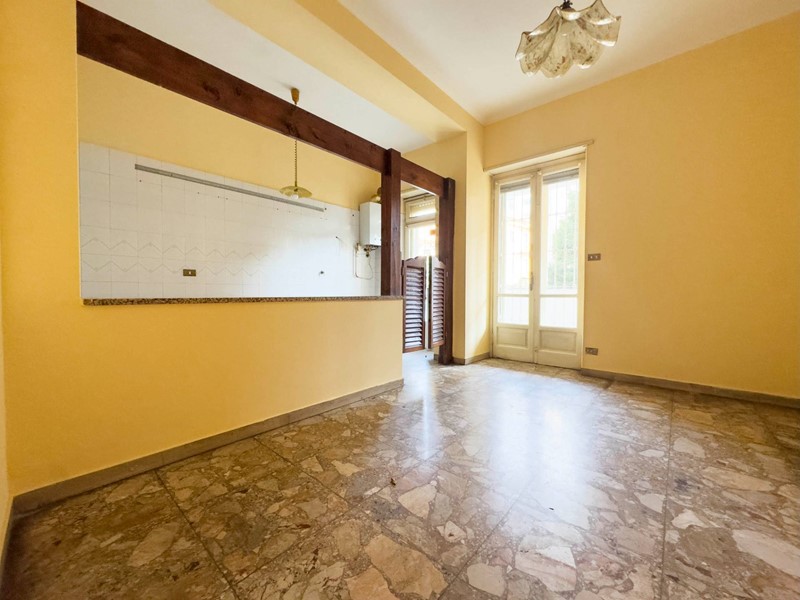 Appartamento in Vendita a Torino, 240'000&euro;, 208 m²