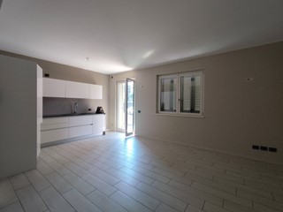 Trilocale in Affitto a Sarnico, 1'100&euro;, 110 m²