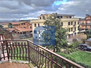 Trilocale in Vendita a Sutri, 89'000&euro;, 128 m²