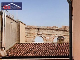 Appartamento in Vendita a Verona, 990'000&euro;, 215 m²