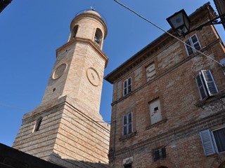 Appartamento in Vendita a Petritoli, 70'000&euro;, 400 m²