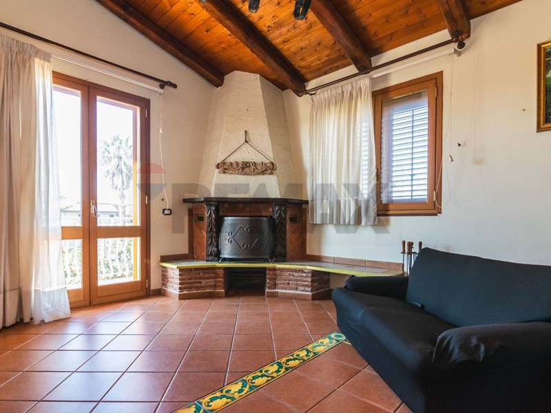 Quadrilocale in Vendita a Belpasso, 117'000&euro;, 136 m²