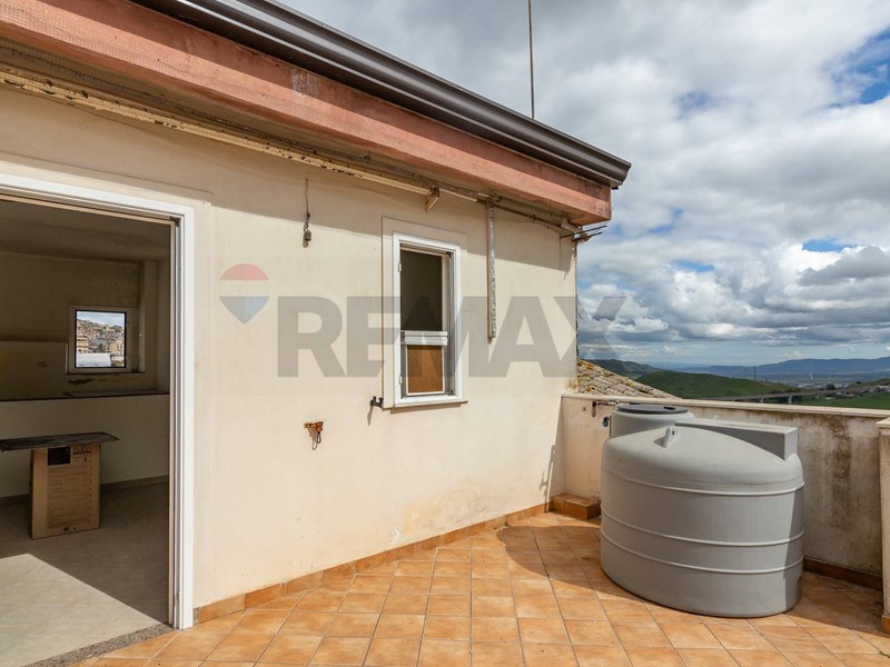 Quadrilocale in Vendita a Caltagirone, 29'000&euro;, 92 m²