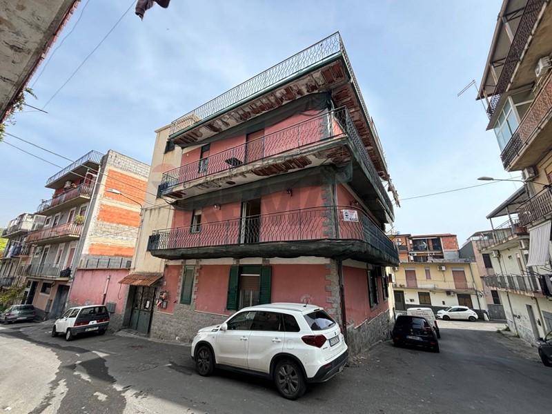 Quadrilocale in Vendita a Catania, 85'000&euro;, 90 m²