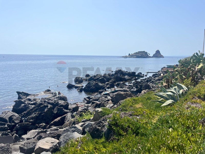 Quadrilocale in Vendita a Aci Castello, 99'000&euro;, 99 m²