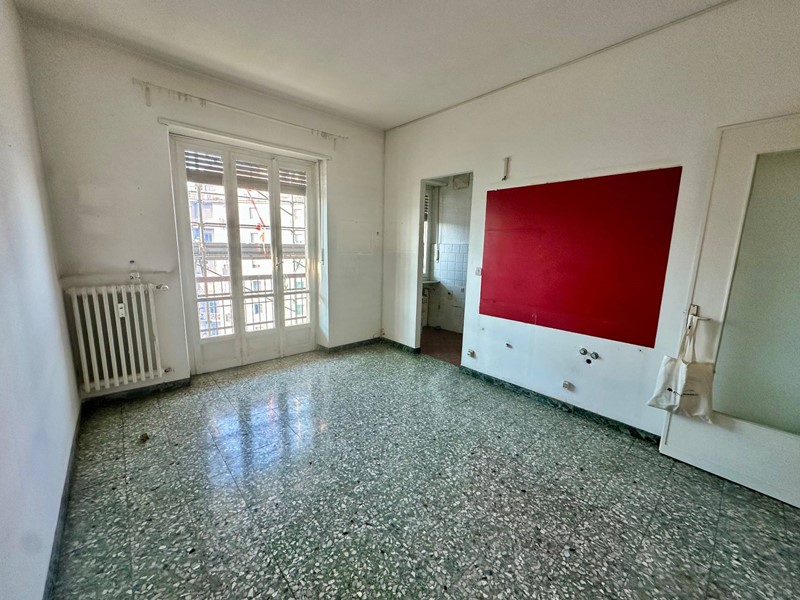 Quadrilocale in Vendita a Torino, 122'000&euro;, 95 m²