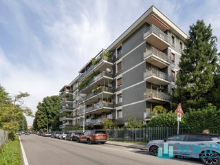 Appartamento in Affitto a Monza, 2'500&euro;, 182 m²