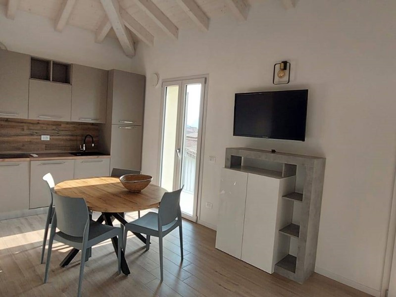Bilocale in Affitto a Marone, 750&euro;, 60 m²