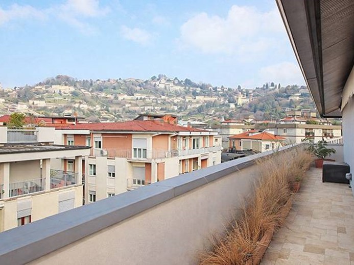 Attico in Vendita a Bergamo, 750'000&euro;, 218 m²