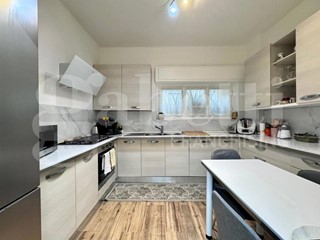 Trilocale in Vendita a Lecco, 190'000&euro;, 86 m², arredato