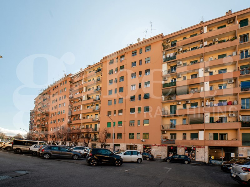 Trilocale in Vendita a Roma, 295'000&euro;, 80 m²