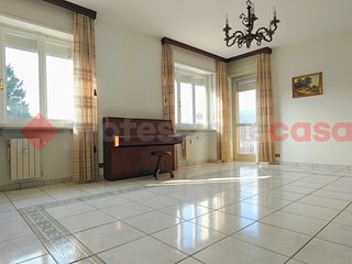 Quadrilocale in Vendita a Pinerolo, 149'000&euro;, 115 m², con Box