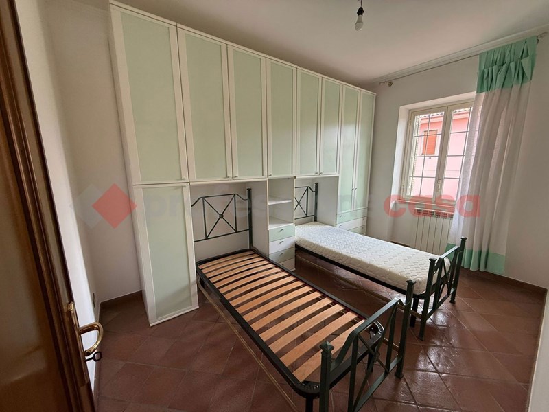 Trilocale in Vendita a Albano Laziale, 255'000&euro;, 160 m², con Box