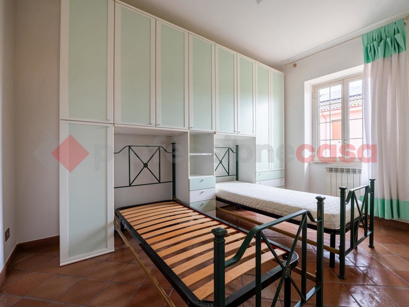 Trilocale in Vendita a Albano Laziale, 255'000&euro;, 160 m², con Box