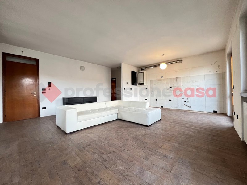 Quadrilocale in Vendita a San Pietro in Cariano, 210'000&euro;, 110 m², con Box