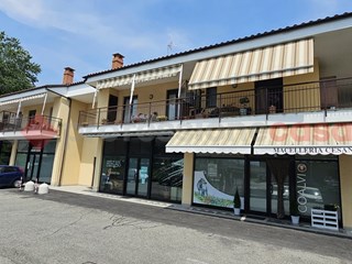 Trilocale in Vendita a Pinerolo, 90'000&euro;, 70 m², con Box