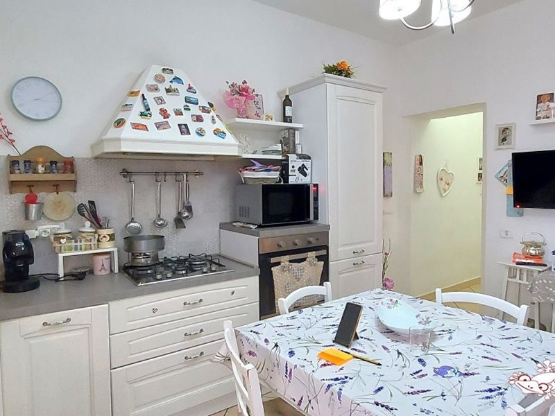 Quadrilocale in Vendita a Colle di Val D'Elsa, 85'000&euro;, 75 m²