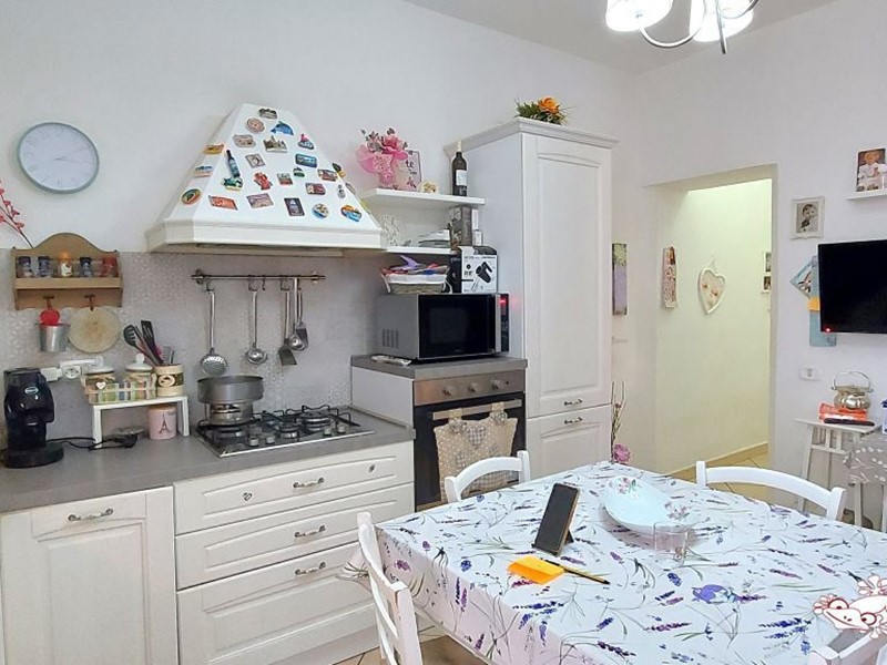 Quadrilocale in Vendita a Colle di Val D'Elsa, 85'000&euro;, 75 m²