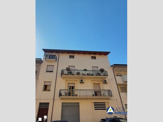 Appartamento in Vendita a Fondi, 104'205&euro;, 261 m²