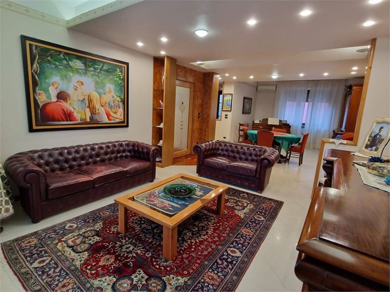Quadrilocale in Vendita a Torre Annunziata, 390'000&euro;, 134 m²
