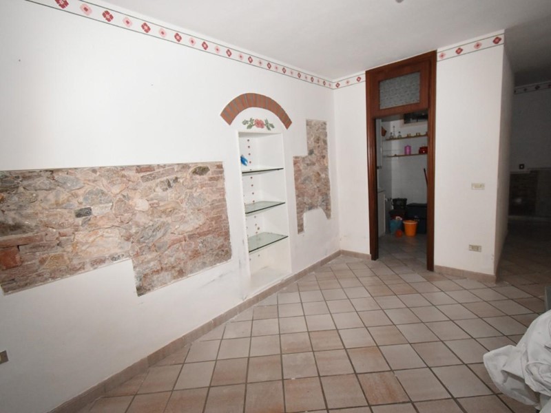 Quadrilocale in Vendita a San Giuliano Terme, 99'000&euro;, 75 m²