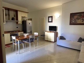 Trilocale in Affitto a Camaiore, zona Lido di Camaiore, 800&euro;, 70 m², arredato