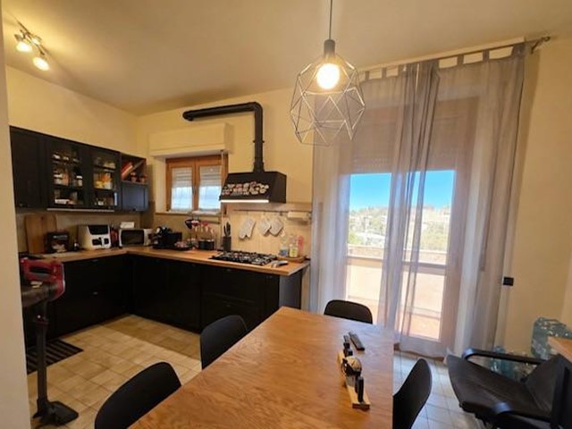 Appartamento in Vendita a Siena, 320'000&euro;, 130 m², arredato, con Box