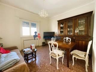 Appartamento in Vendita a Viareggio, 275'000&euro;, 75 m², arredato