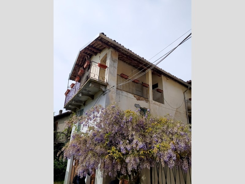 Appartamento in Vendita a Spigno Monferrato, 9'635&euro;, 306 m²