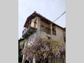 Appartamento in Vendita a Spigno Monferrato, 9'635&euro;, 306 m²