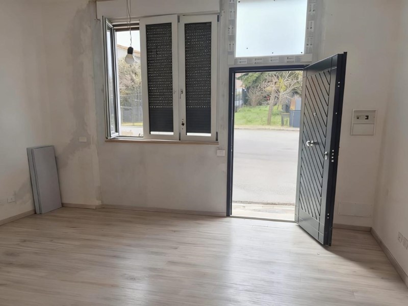 Trilocale in Vendita a Monteriggioni, zona Castellina Scalo, 110'000&euro;, 53 m²