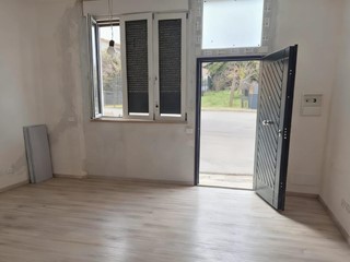 Trilocale in Vendita a Monteriggioni, zona Castellina Scalo, 110'000&euro;, 53 m²